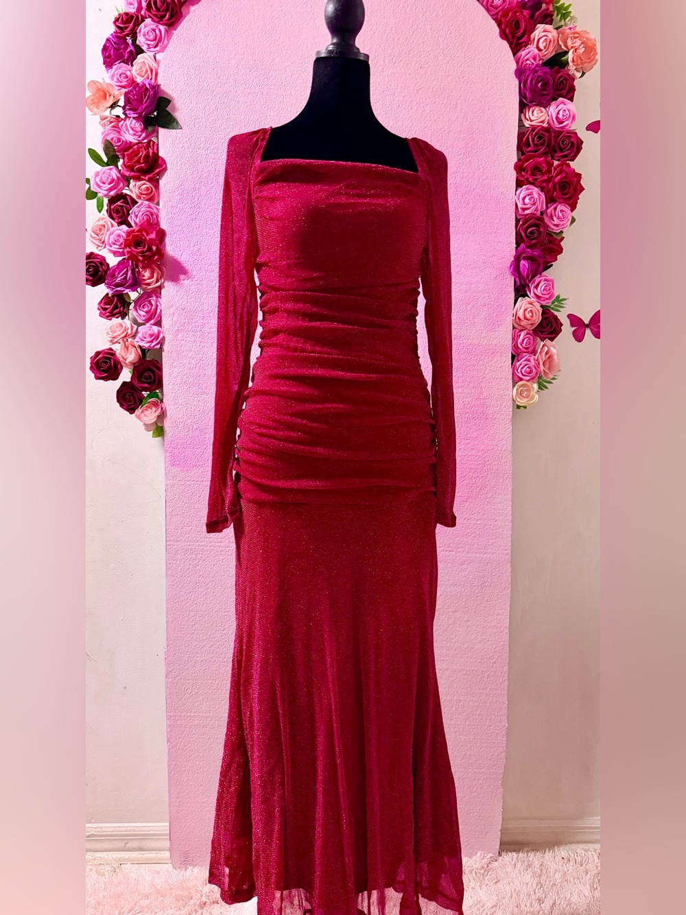 Elegant Long-Sleeve Ruched Burgundy Evening Dress. Glittering Fabric.